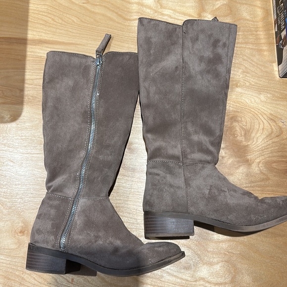 Steve Madden boot - Picture 2 of 4